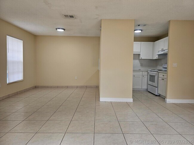 Building Photo - 5836 S 37th Ct