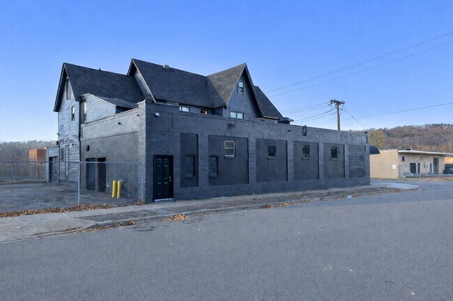 Building Photo - 15 Charlotte St