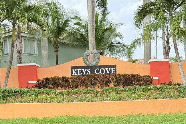 Building Photo - 1692 SE 29th Ct