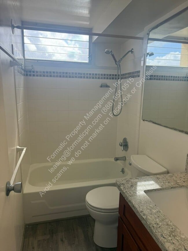 Building Photo - 1060 Kamehameha Hwy