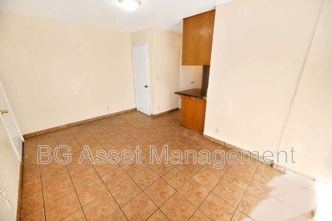 Building Photo - 1426 48th Ave