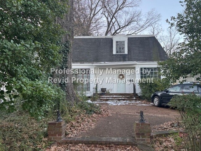 Primary Photo - HUGE home in East Buntyn near U of M