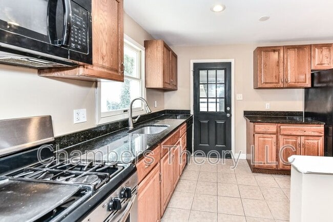 Building Photo - 6607 Berkshire Dr