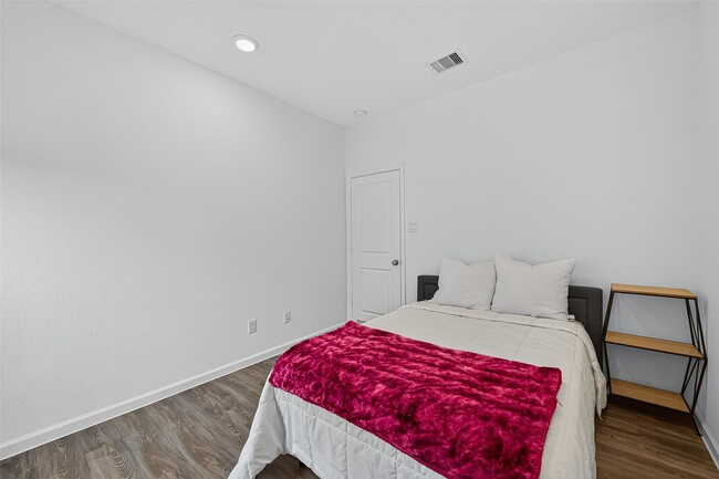 Building Photo - 29402 Amber Pne Ct