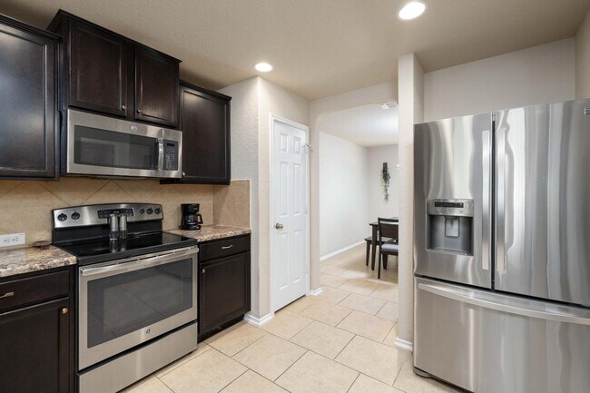 Building Photo - 11515 N Peak