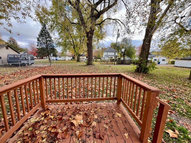 Building Photo - Three Bedroom House in East Alton