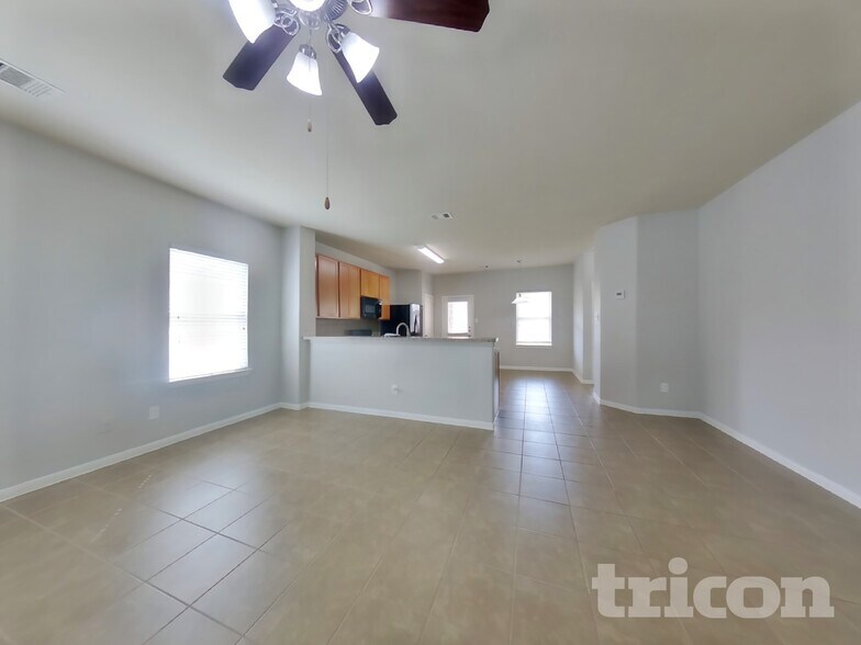 Building Photo - 2122 Hackberry Bank Ln