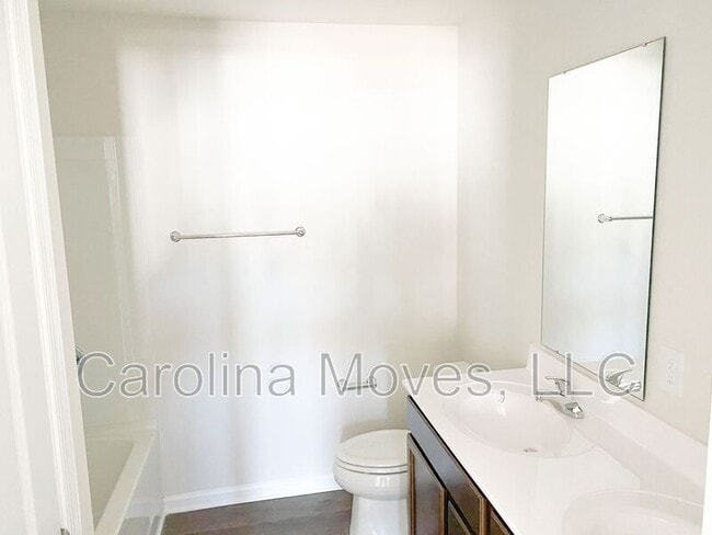 Building Photo - 156 Sarnesfield Way