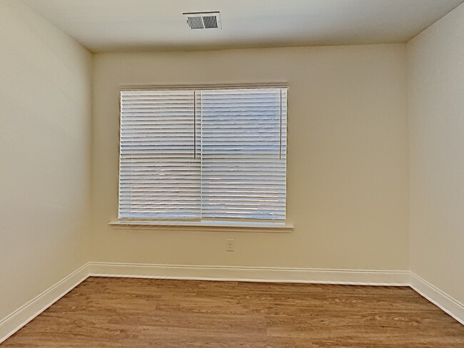 Building Photo - 1300 Ashlyn Court