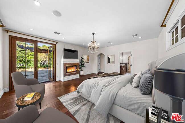 Building Photo - 15401 Brownwood Pl