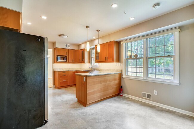 Building Photo - 11200 Powder Horn Dr