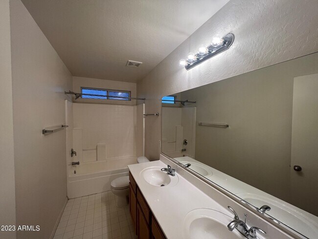 Building Photo - 10289 N 115th Dr