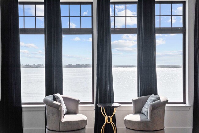 Building Photo - 516 Secretariat Dr