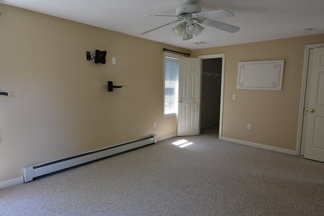 Building Photo - 55 Arrowwood Dr