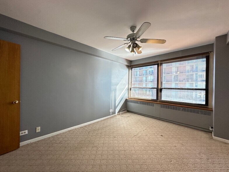 Building Photo - 4180 N Marine Dr