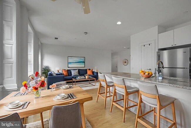 Building Photo - 1920 Chestnut St