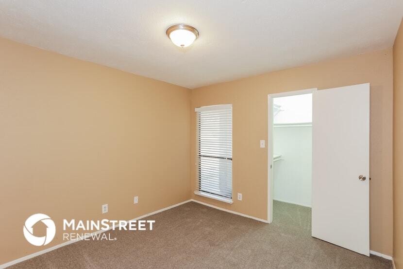Building Photo - 6515 Forestview Dr
