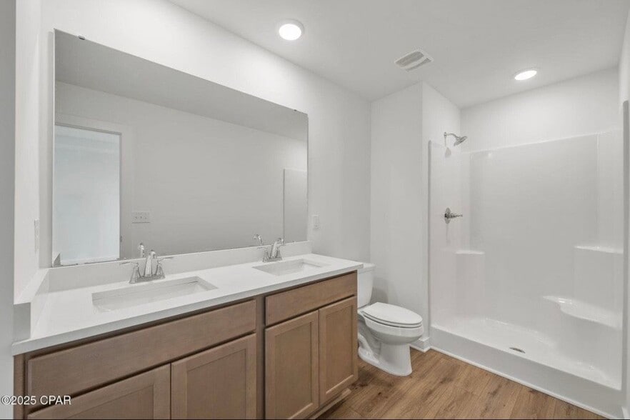 Building Photo - 5876 Tyndall Pl