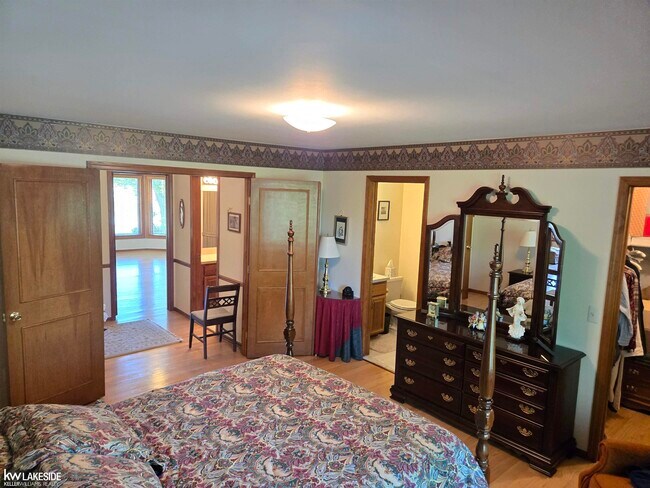 Building Photo - 52843 Deerwood Dr