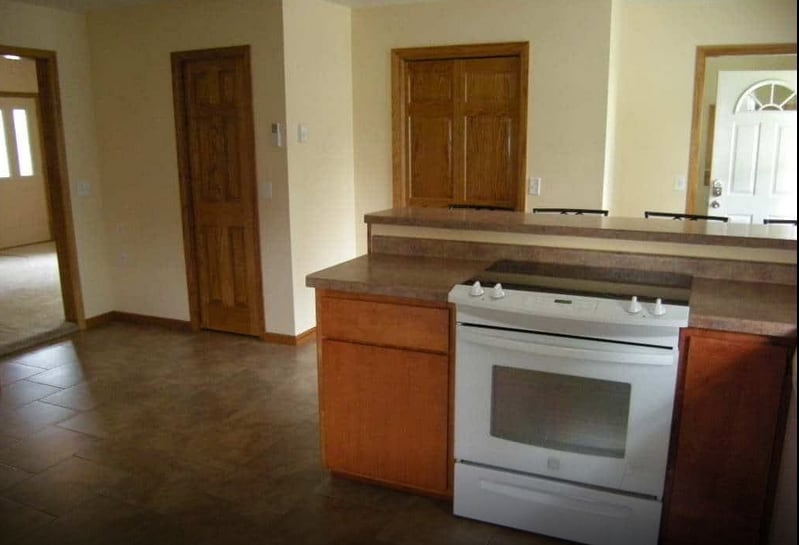 Kitchen - 421 E Sanborn St
