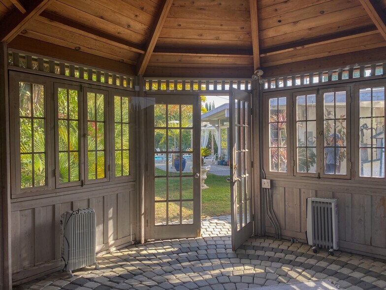 Gazebo - 134 Tyler Ct