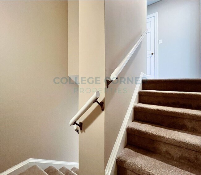 Building Photo - 330 Hanover Arms Ct