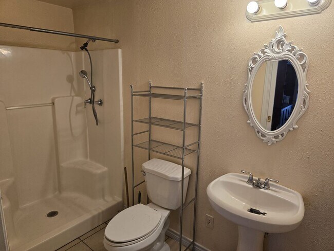 Building Photo - 2710 W Craig Pl