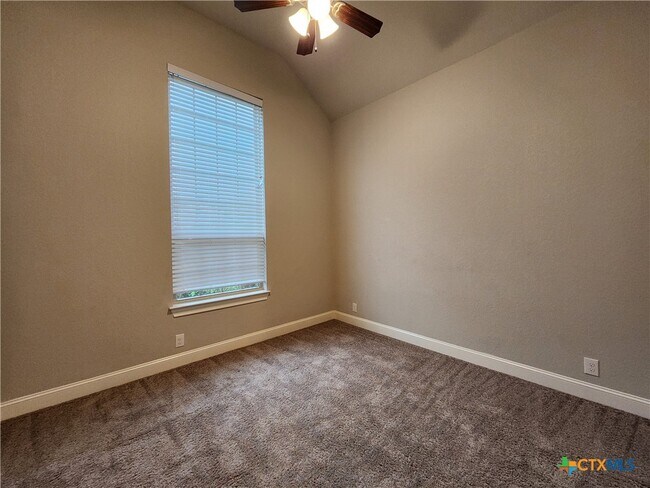 Building Photo - 1113 Carriage Loop
