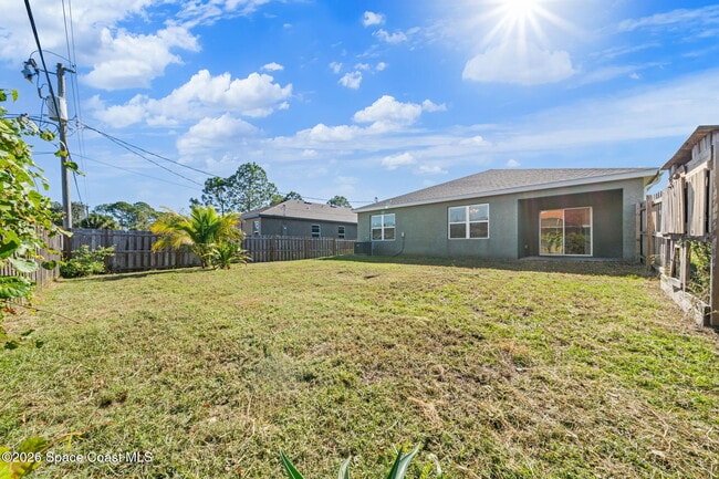 Building Photo - 549 Lafayette St SW