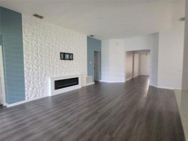 Building Photo - 2219 Granger Ave
