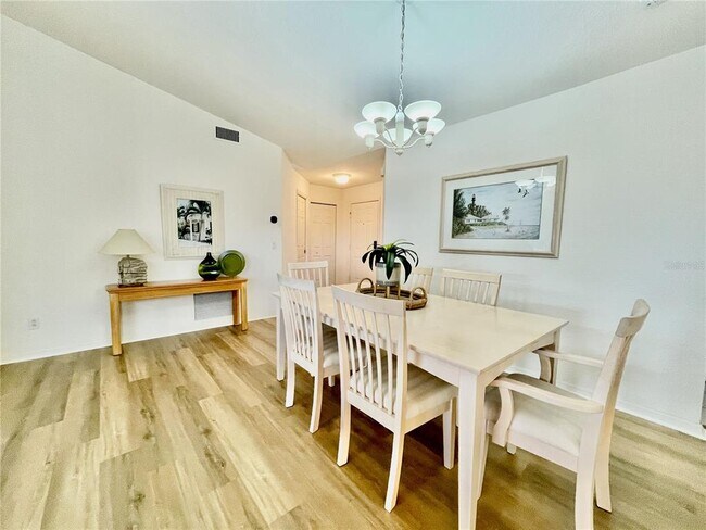 Building Photo - 5800 Sabal Trace Dr