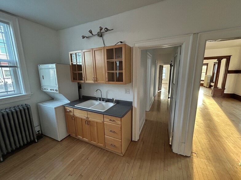 Kitchen - 2379 S Howell Ave