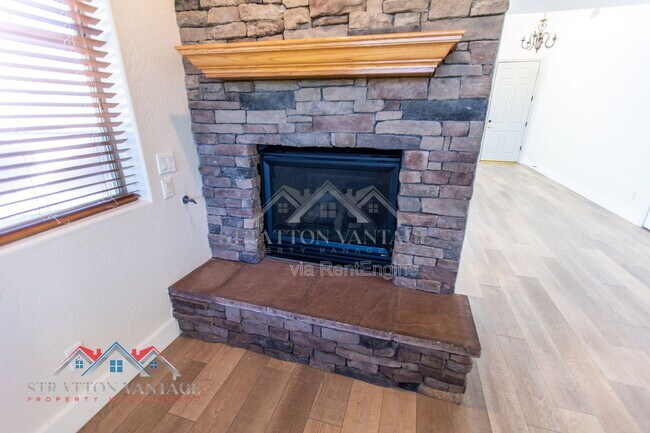 Building Photo - 14616 W Windward Ave