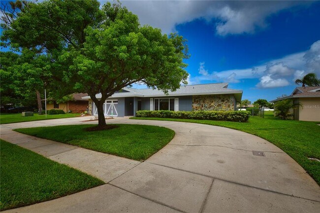 Building Photo - 6690 Burning Tree Dr