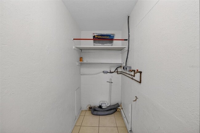 Building Photo - 685 71st Ave N