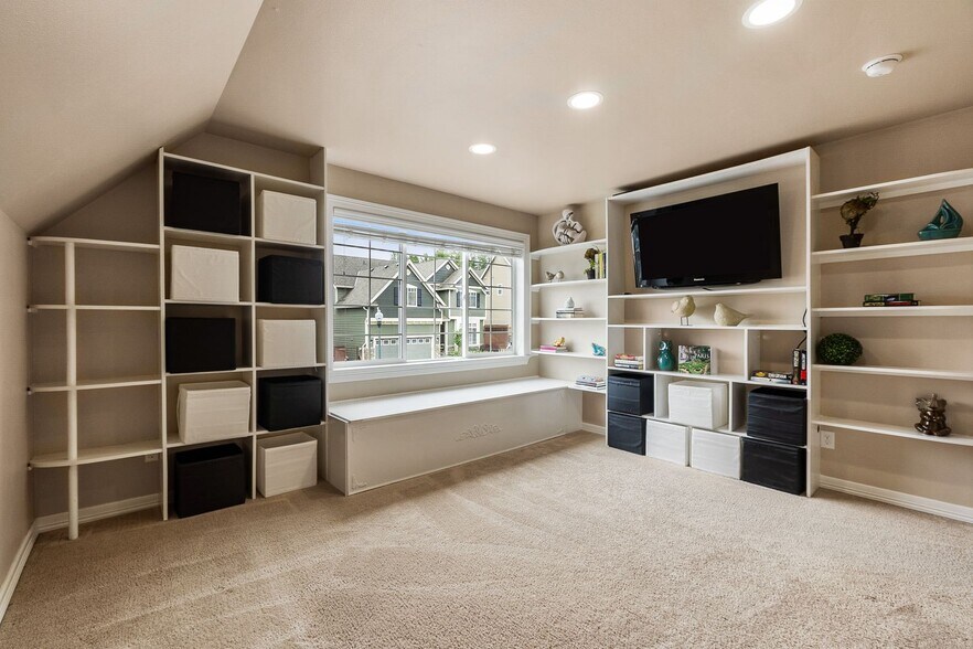 Building Photo - Millbrook Heights 4 Bedroom