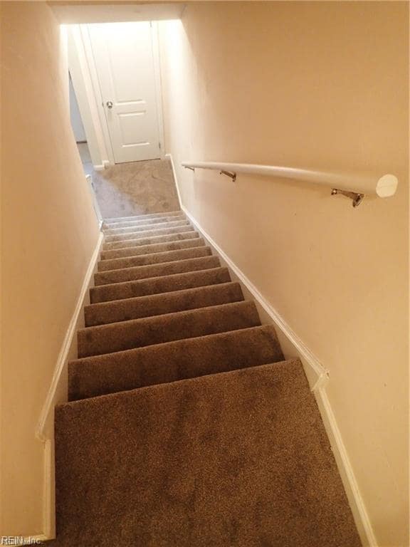 Building Photo - 834 N Buckingham Ct