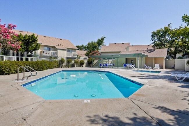 Building Photo - Hidden Silicon Valley Oasis! 2BR/2.5BA Townhome with TWO Private Patios, 2 Dedicated Parking Spac...