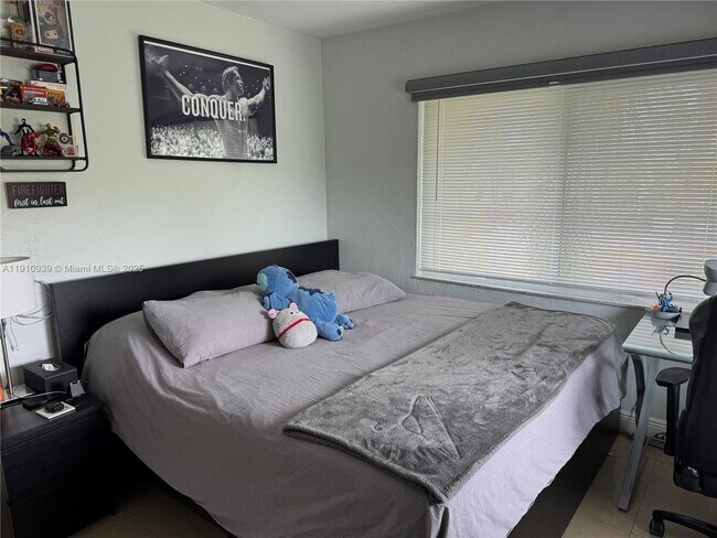 Building Photo - 14036 SW 90th Ave