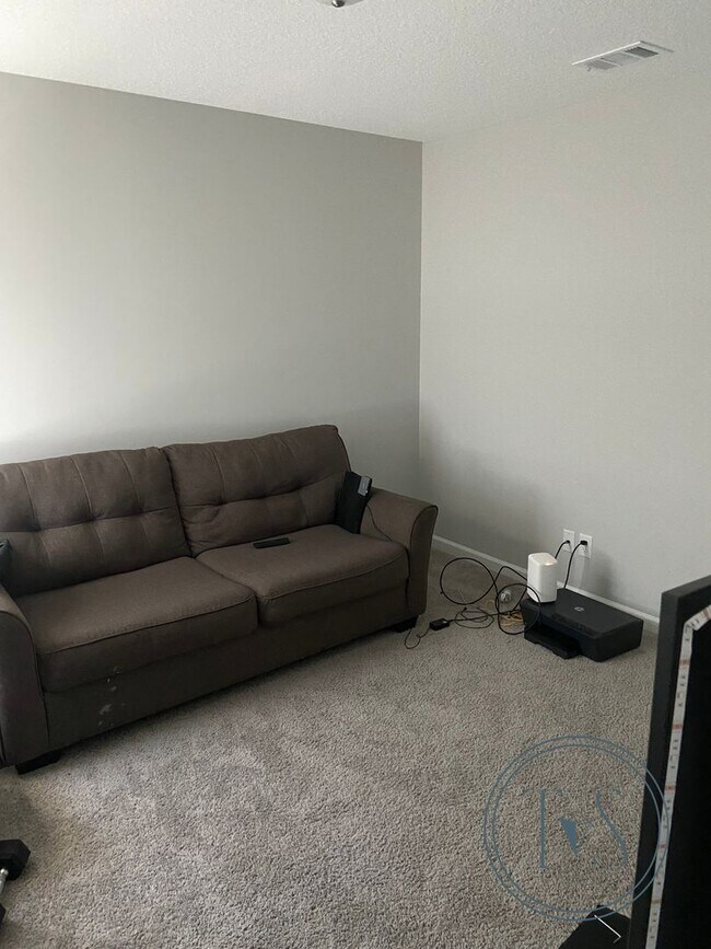 Building Photo - SPRING MOVE-IN SPECIAL AND RATE DROP ALERT...