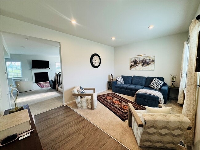 Building Photo - 6016 Ivory Dr