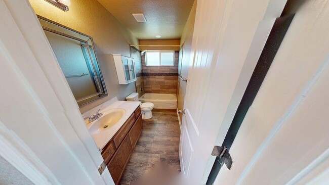 Building Photo - 307 Dober St