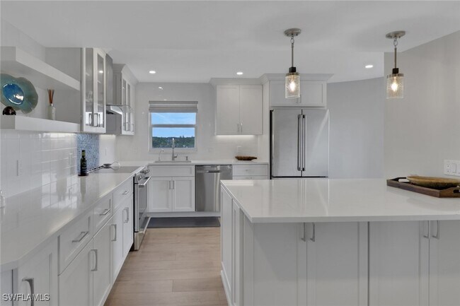 Building Photo - 12945 Vanderbilt Dr