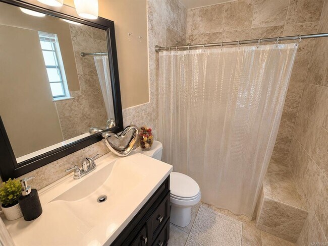 Building Photo - 2940 Willow Ln Dr