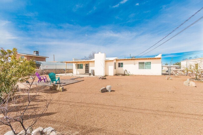 Building Photo - Charming 3 bedroom, 2 bath in East El Paso!