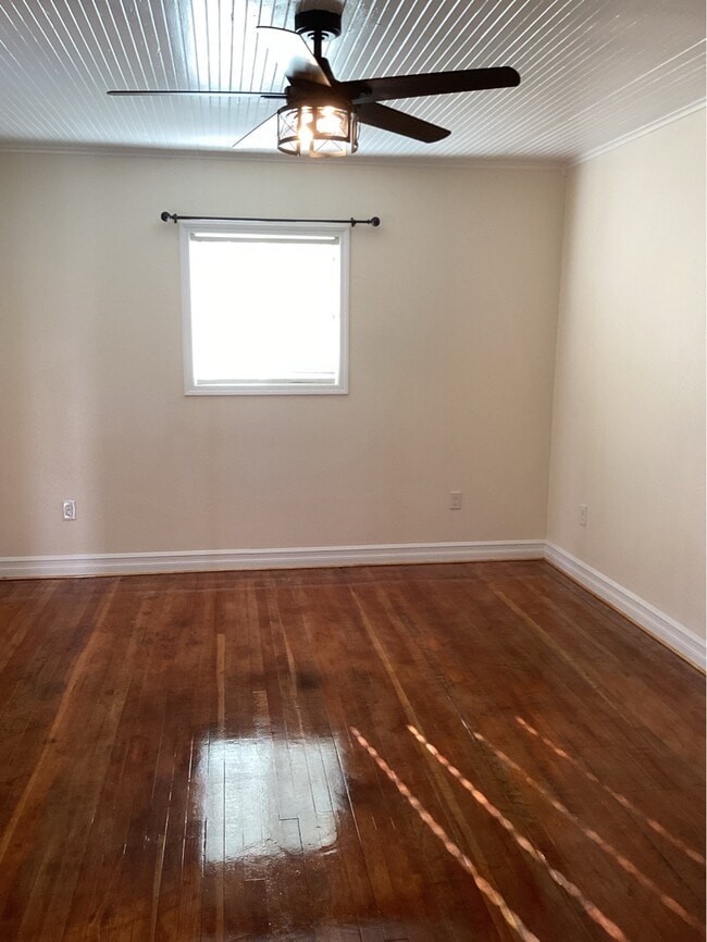 Building Photo - 868 NW 6th St