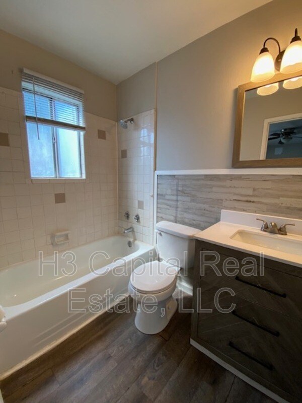 Building Photo - 417 Joseph Dr