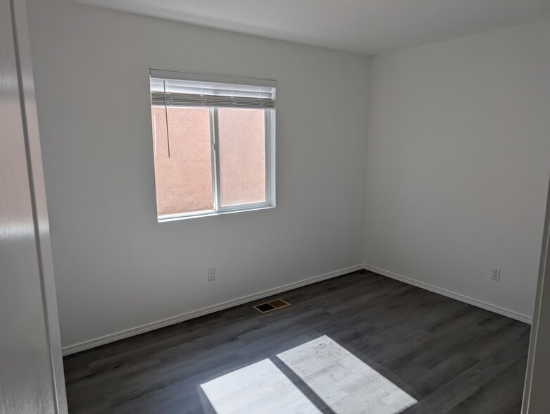Building Photo - 7312 Desert Eagle Rd NE