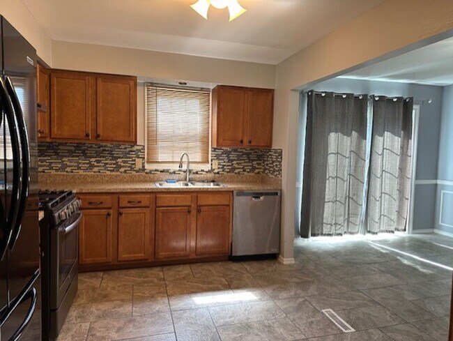 Building Photo - 3912 Brookridge Dr