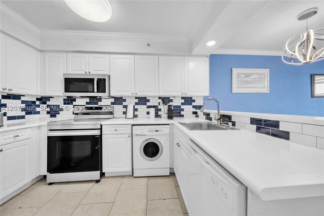 Building Photo - 2501 S Ocean Dr